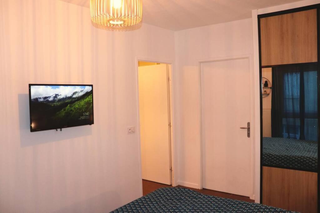 Апартаменты Les Cedres -Tram A 50 Metres, Bordeaux A 5 Minutes, Parking Сенон Экстерьер фото